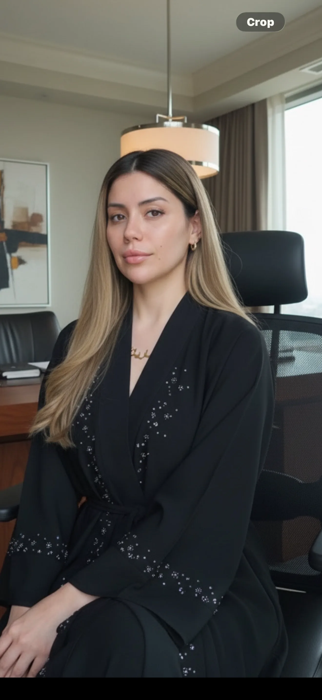 Mariane Nunes, fundadora da NAHY Real Estate, no escritório em Dubai